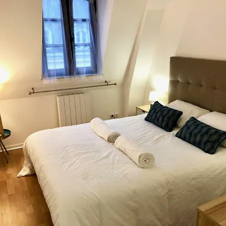 La Tour De Jeanne : Hypercentre Charme Et Design Apartment Rouen