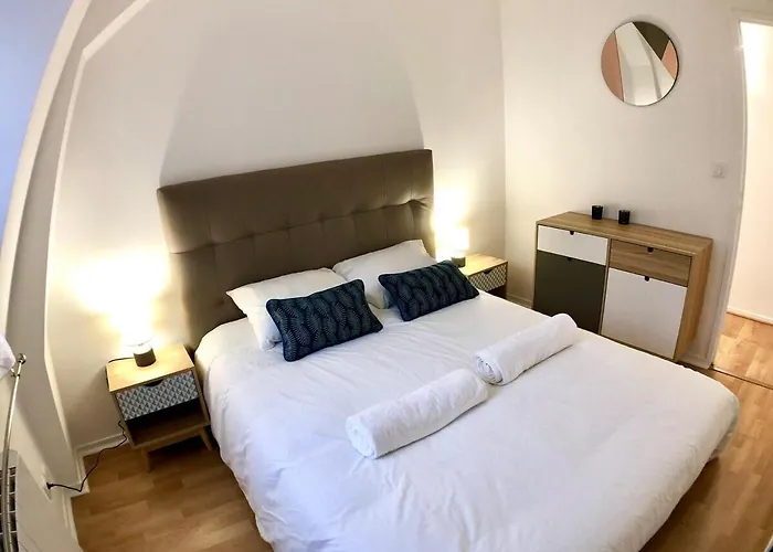 Apartamento La Tour De Jeanne : Hypercentre Charme Et Design