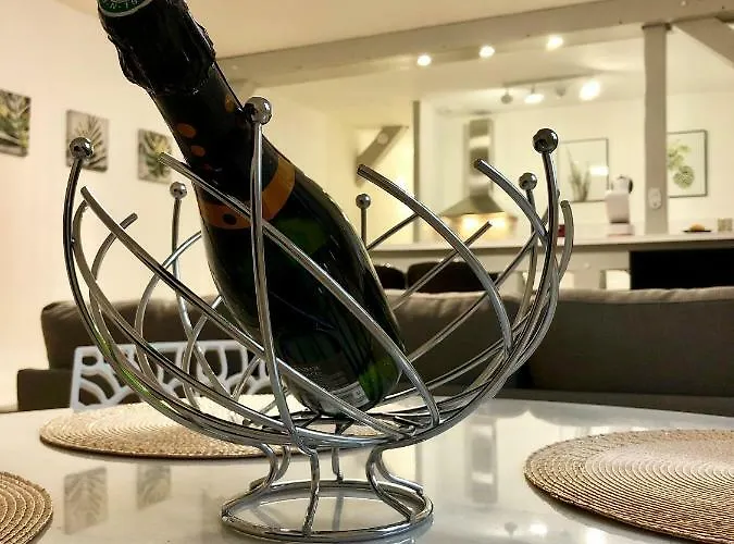 Apartamento La Tour De Jeanne : Hypercentre Charme Et Design