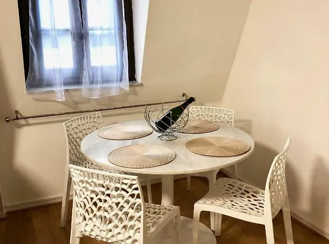 Apartamento La Tour De Jeanne : Hypercentre Charme Et Design *