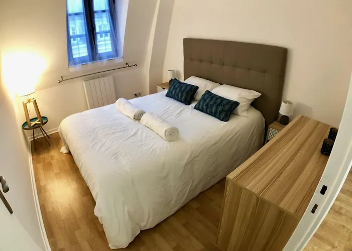 Apartamento La Tour De Jeanne : Hypercentre Charme Et Design *